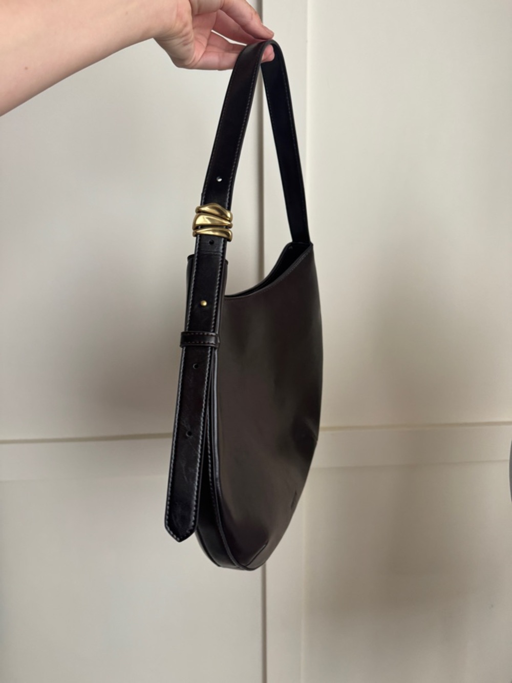 Women's Black Leather Hobo Shoulder Bag - Picture 9 of 13